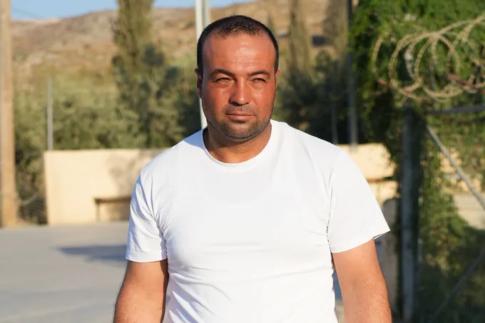 تصاعد العنف في الضفة الغربية: اعتقال صحفي واتهامات بتحريض جنود على قتل فلسطينيين