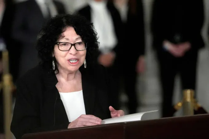 المحكمة العليا الأمريكية ترفض تعليق تعويضات 655 مليون دولار على السلطة الفلسطينية