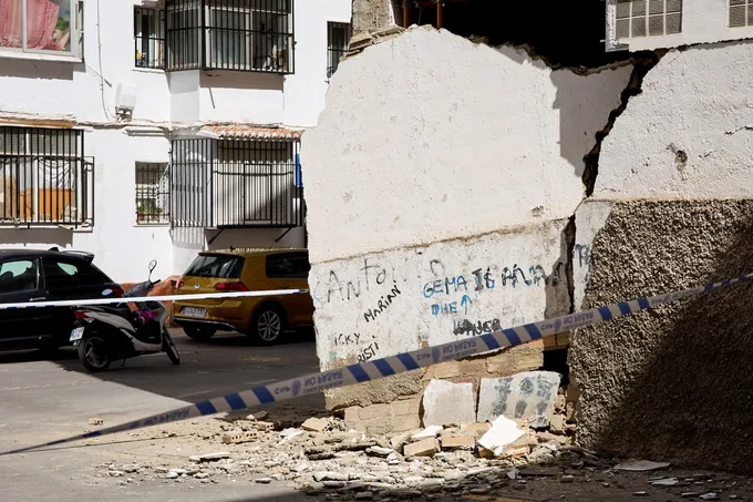 زلزال بقوة 4.8 درجة يضرب غرناطة الإسبانية ويُصيب ثلاثة أشخاص