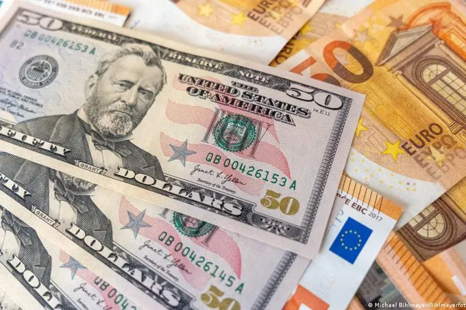 الأسهم الأوروبية تسجل مكاسب أسبوعية وسط مخاوف من ديون فرنسا وتراجع اليورو