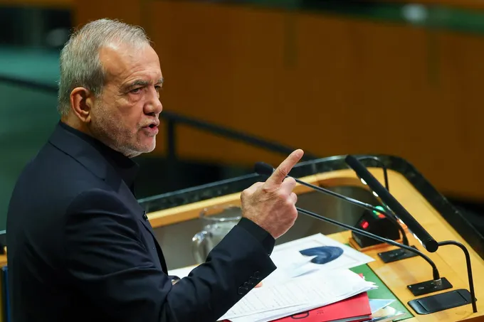 طهران تربط فتح هرمز واستئناف المفاوضات بقبول شروطها وترفض الاستسلام للضغط العسكري