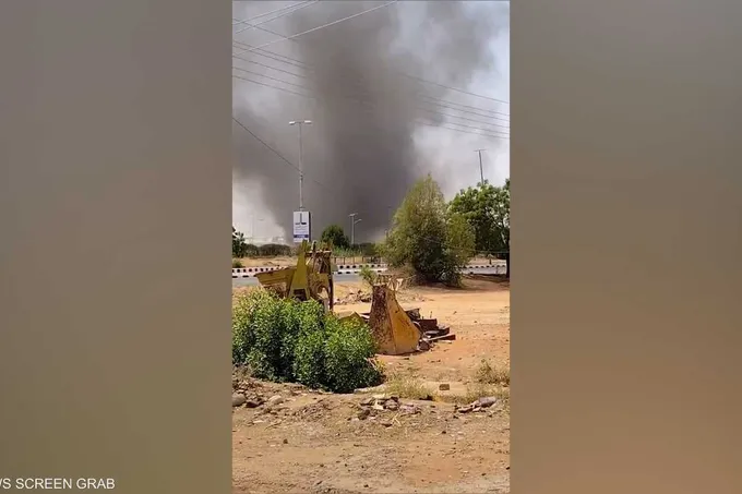 هجمات مسيّرة على مطار الخرطوم الدولي تشل حركة الطيران