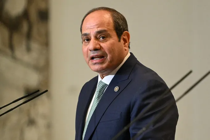 السيسي يعلن 2030 نهاية ولايته ويكشف برنامجاً عسكرياً لإعداد خلفائه