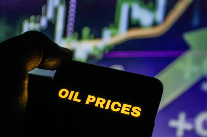 أسعار النفط تتجاوز 90 دولاراً مع تعثّر مفاوضات إعادة فتح مضيق هرمز