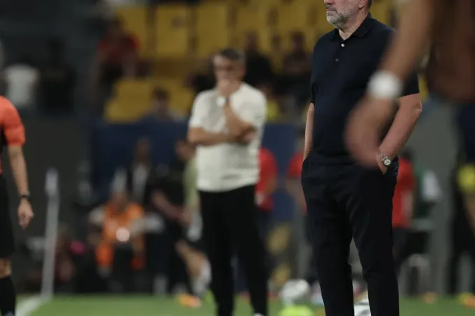 رونالدو يسجل ويقترب من الألف هدف في فوز النصر على أبها 2-1