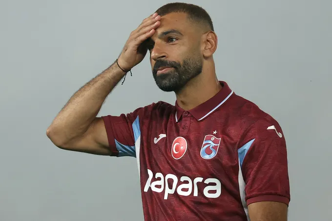 انتقال محمد صلاح إلى طرابزون سبور يثير جدلاً حول توقيت الصفقة وكواليسها