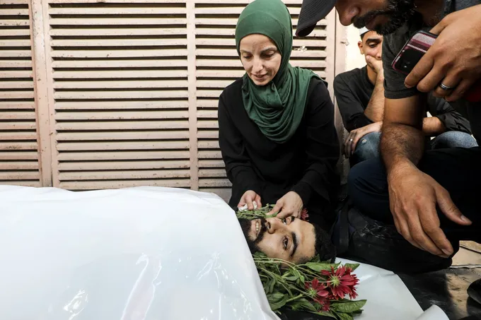 استشهاد مصور الجزيرة أحمد وشاح في قصف إسرائيلي على غزة