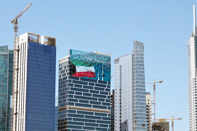 الكويت تدين الهجمات الإيرانية بالصواريخ والمسيّرات وتؤكد حقها في صون سيادتها