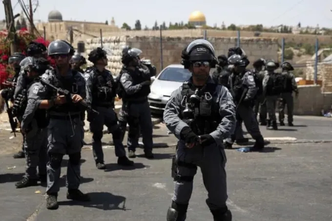 شرطة إسرائيلية تقتل فلسطينياً قرب باب العامود في القدس بزعم محاولة طعن