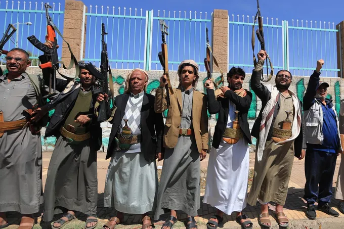هجمات حوثية على مطاري أبها والملك خالد تستنهض إدانات دولية وتصعيداً متبادلاً