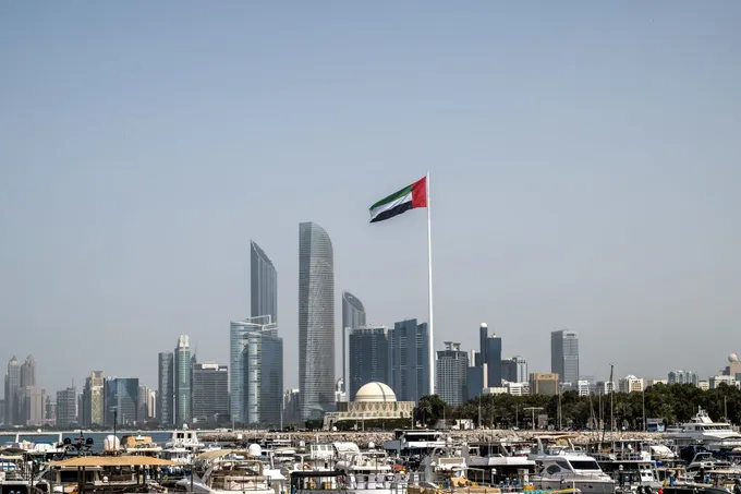 الإمارات تُدرج 21 فرداً وكياناً مرتبطاً بحزب الله على قائمة الإرهاب المحلية