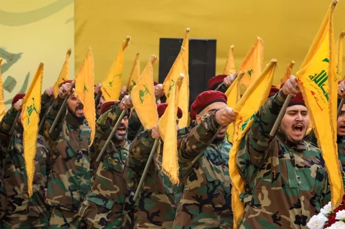واشنطن تفرض عقوبات على شبكة تمويل حزب الله وتعيد تصنيفه وكيلاً لإيران