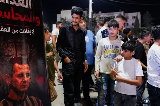 سوريا تلاحق رموز عهد الأسد: اعتقال ضابط فرّ من النمسا وإعدام ابن عم بشار