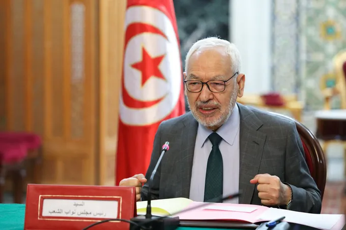 عفو رئاسي تونسي عن 2439 سجيناً وسط مخاوف على صحة الغنوشي في السجن