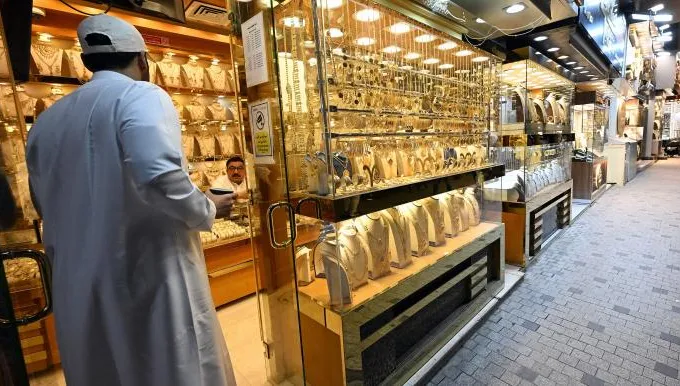 الذهب في مواجهة الفائدة والدولار: توقعات متباينة حول مسار الأسعار