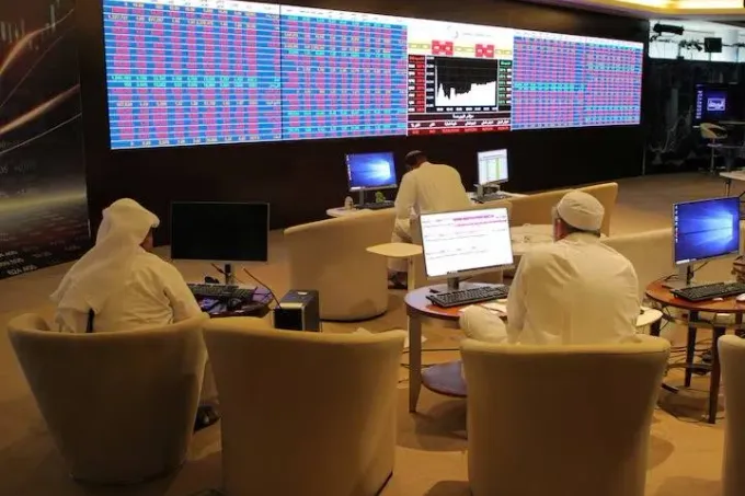 تراجع معظم بورصات الخليج مع تصاعد التوترات الإقليمية وتباين أداء الأسواق