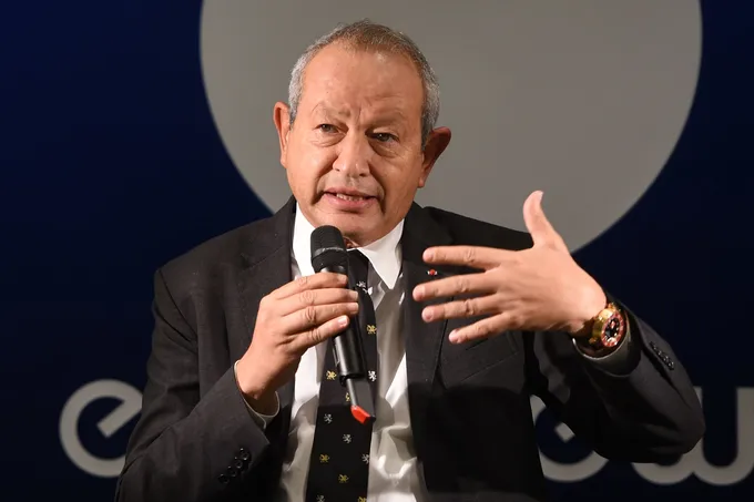 ساويرس يصف التركيز على خروج الأموال الساخنة من مصر بأنه «مضيعة للوقت»