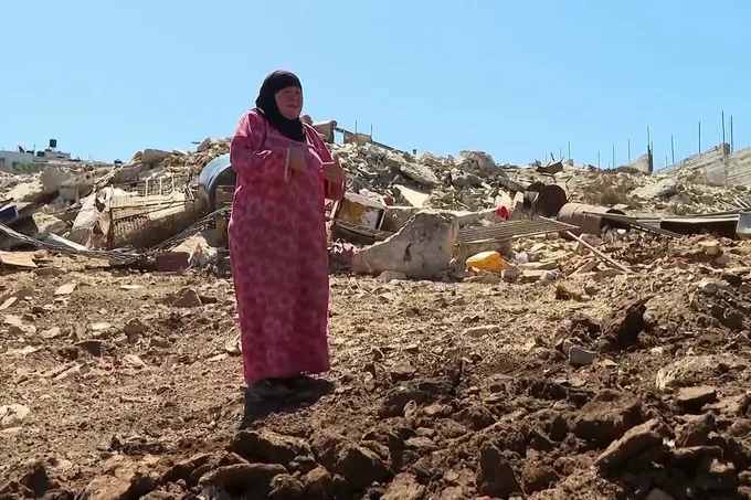 هدم المنازل والحواجز العسكرية: تقارير متعددة عن معاناة الفلسطينيين في الضفة الغربية