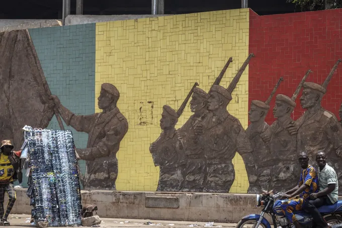 هجمات متزامنة لجبهة تحرير أزواد تستهدف مواقع الجيش المالي والقوات الروسية في عدة مدن