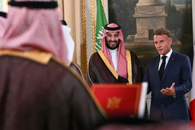 بن سلمان وماكرون يوقّعان اتفاقيات ضخمة تشمل مدن ترفيه سعودية قرب باريس