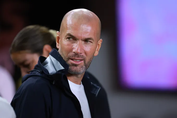 الاتحاد الفرنسي يعيّن زيدان مدرباً للمنتخب بعقد أربع سنوات خلفاً لديشان