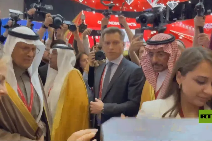 السعودية ضيف شرف في منتدى سان بطرسبورغ: شراكة طاقة واستثمارات ومئة عام من العلاقات