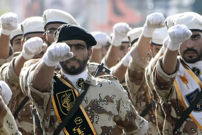 ترامب يدّعي وجود قناة اتصال سرية مع الحرس الثوري الإيراني وطهران تنفي