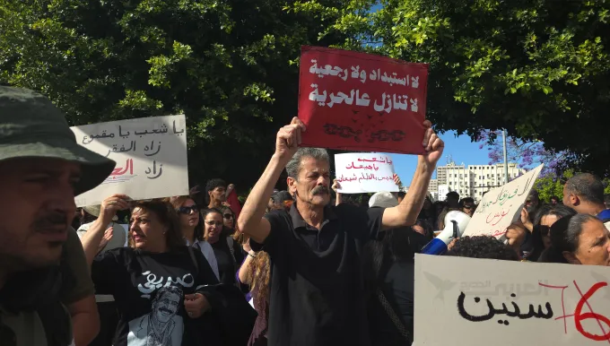 احتجاجات في تونس تجمع بين الغضب الاقتصادي والاتهامات بالاستبداد
