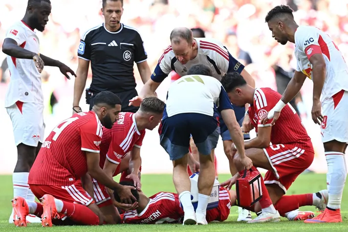 موسيالا يكشف إصابته بنوبات الغياب العصبية بعد سقوطه مرتين داخل الملعب