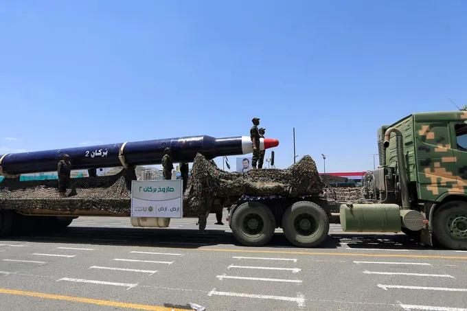 مقذوف حوثي يصيب شخصين ويتلف مسجداً في جازان السعودية
