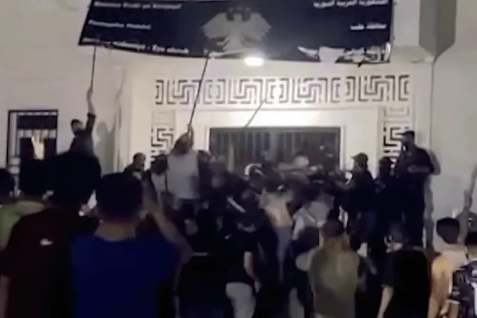 أحداث كوباني: إحراق مبنى الأمن الداخلي ورفع حظر التجوّل بعد ليلة متوترة