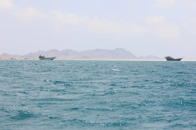 ناقلتا نفط سعوديتان تغيّران مسارهما في البحر الأحمر إثر تهديدات الحوثيين