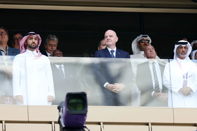 الاتحاد السعودي يدعم إنفانتينو بينما يويفا يستعد لشكوى جنائية ضده