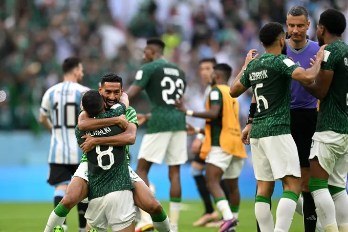 المنتخب السعودي في مونديال 2026: آمال التأهل وذكريات الإنجازات التاريخية