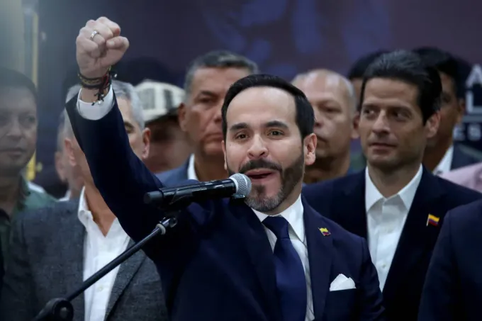 البرلمان الفرنسي يُقرّ حظر وسائل التواصل الاجتماعي على القاصرين دون 15 عاماً في سابقة أوروبية