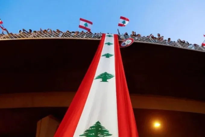 مئوية الدستور اللبناني: بين دعوات التطبيق الكامل للطائف وتشخيص أزمة الممارسة