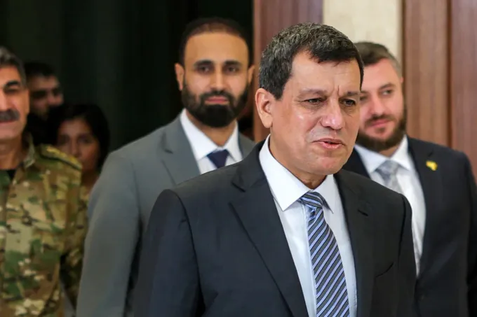 تعيين مظلوم عبدي مستشاراً رئاسياً في سوريا يستقطب ترحيباً واسعاً وتدقيقاً في ادعاءات مزيفة