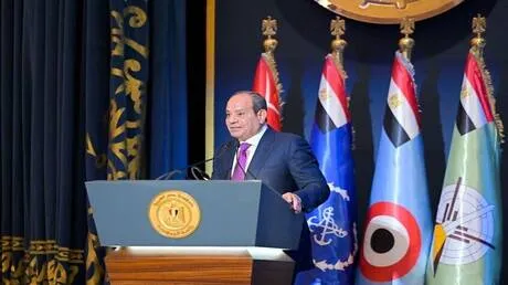 السيسي يعلن عدم تعديل الدستور: هل هو قرار نهائي أم مناورة سياسية؟