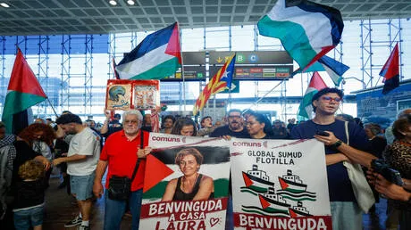القضاء الفرنسي يفتح تحقيقاً في "جرائم حرب" و"تعذيب" بحق ناشطين فرنسيين على متن أسطول الصمود