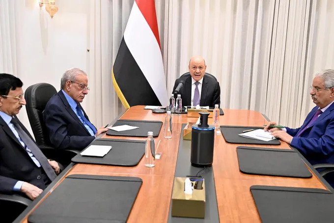 تصعيد متبادل في اليمن إثر استهداف مطار صنعاء