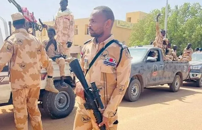 البرهان يجمع بين الحوار الوطني والحسم الميداني وسط اتهامات لـ«الدعم السريع» بنهب مدنيين