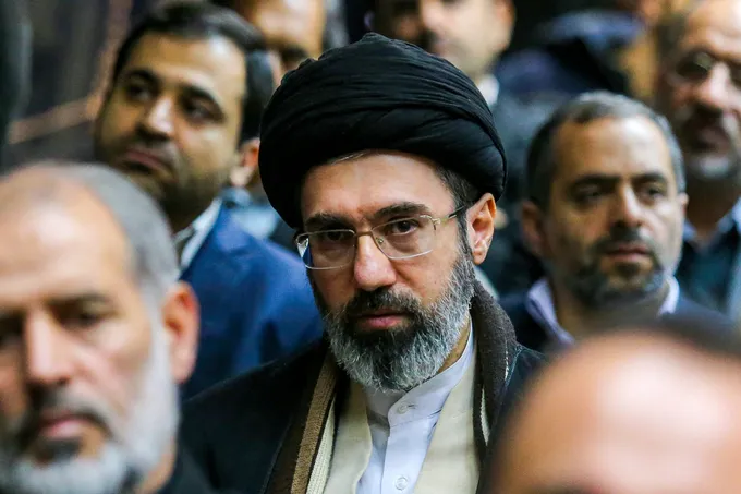 مجتبى خامنئي يؤكد لحزب الله أن الدعم الإيراني خيار استراتيجي ثابت