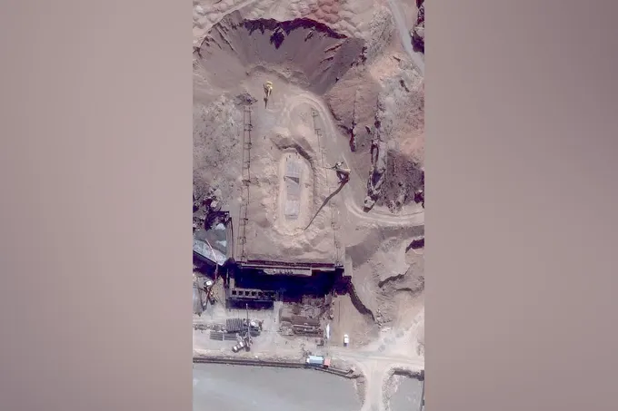 صور أقمار صناعية تشير إلى إعادة إيران بناء منشآت نووية تضررت