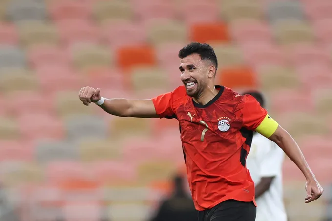 نادي الرياض السعودي يضم الجناح المصري تريزيغيه رسمياً