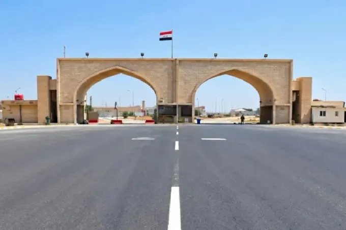 العراق يغلق معبراً حدودياً مع إيران وسط تقارير عن اتفاق لطرد المعارضة الكردية