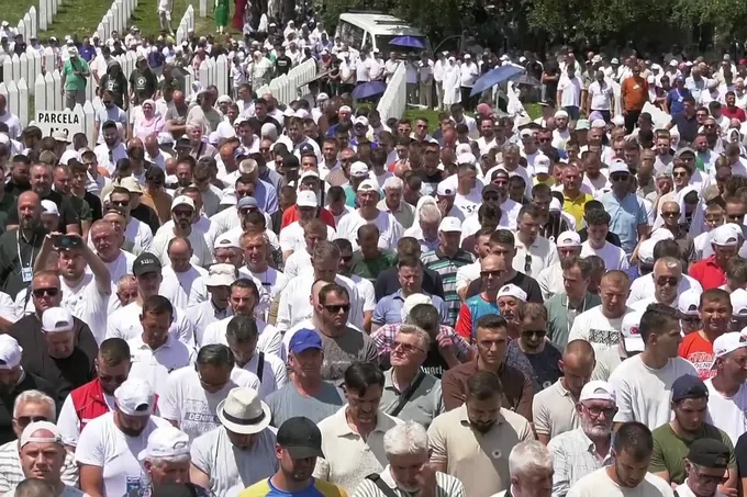 في الذكرى الـ31 لإبادة سربرنيتسا: تشييع ضحايا جدد وتضامن تركي مع البوشناق