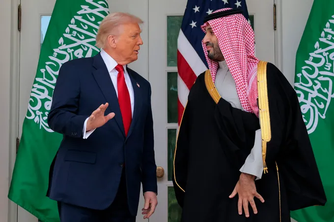 ترامب يحيل الاتفاق النووي مع السعودية إلى الكونغرس مشروطاً بالتطبيع مع إسرائيل