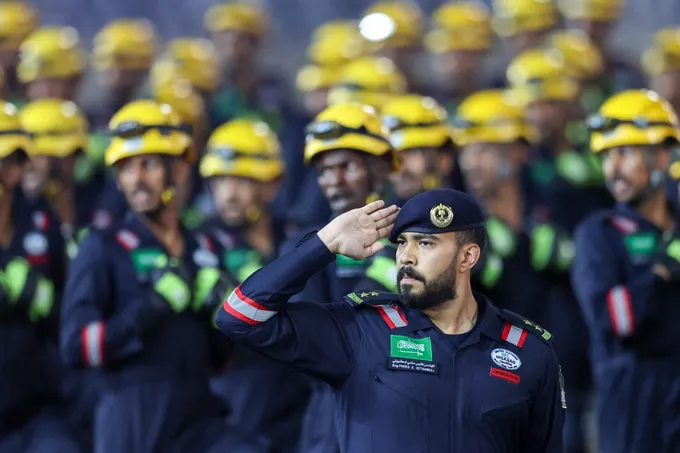 مقذوف حوثي يصيب 6 سعوديين في نجران وإنذارات مبكرة متكررة