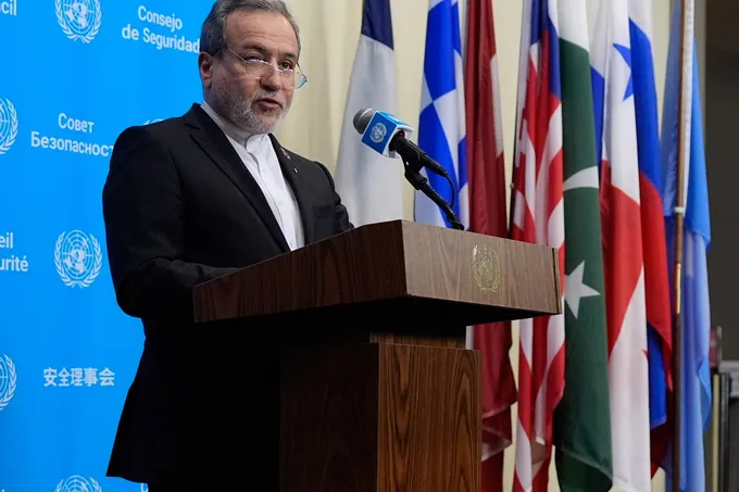 ترامب يرفض المقترح الإيراني لفتح هرمز وطهران تتمسك بالدبلوماسية