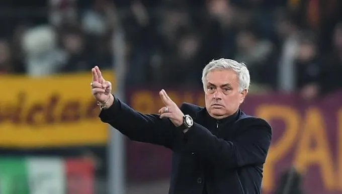 تقارير: مورينيو يوقع عقداً لتدريب ريال مدريد خلفاً لأربيلوا